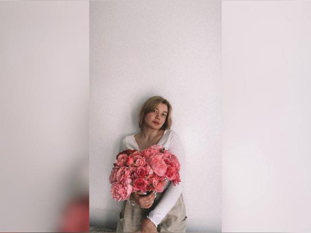 Why not cam2cam with OhhhGirll1