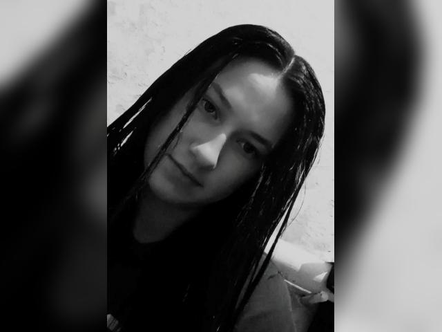 Why not cam2cam with Enchantress19