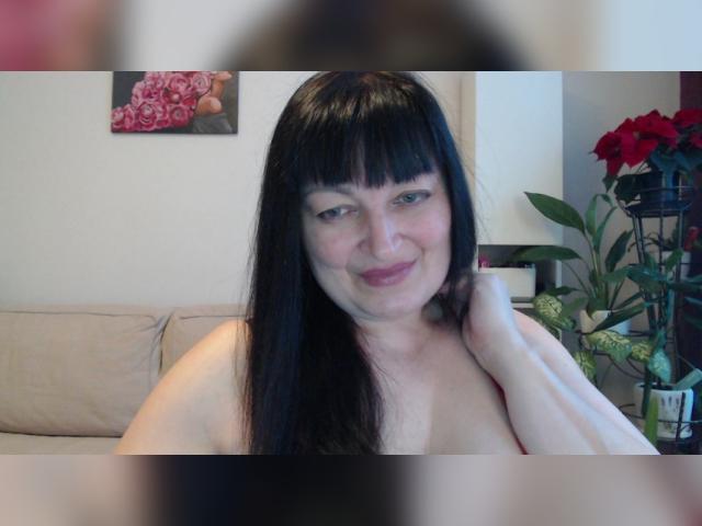 Welcome to cammodel profile for WomenPleasures: Nails