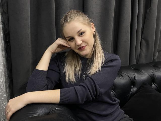 Find your cam match with MollyV64: Lingerie & stockings