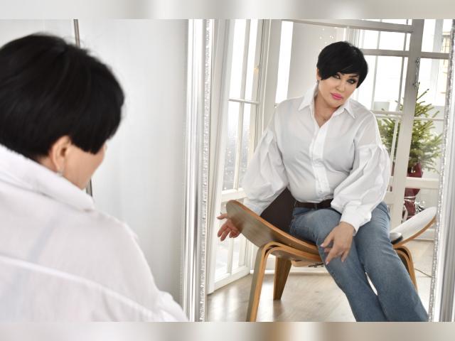 Adult webcam chat with NightStar