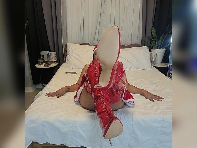 Adult webcam chat with bigcumanne17: Lingerie & stockings