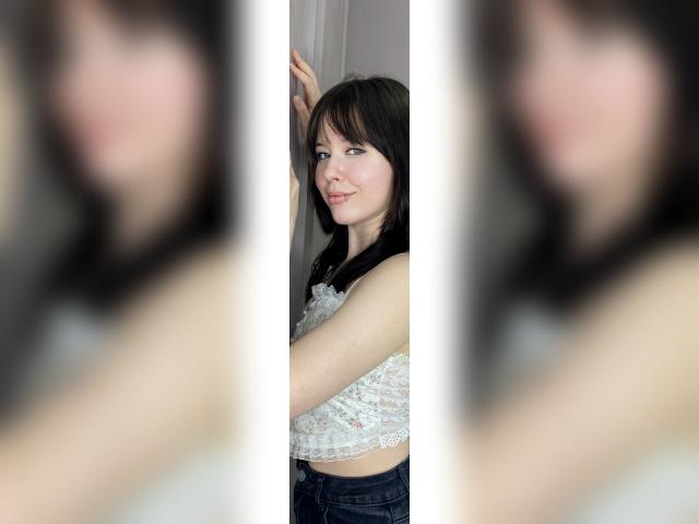 Welcome to cammodel profile for ArielM77: Nails