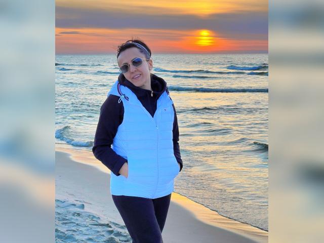 Why not cam2cam with VivienneDior: Travel