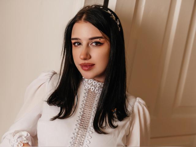 Welcome to cammodel profile for TrishaF73: Lingerie & stockings