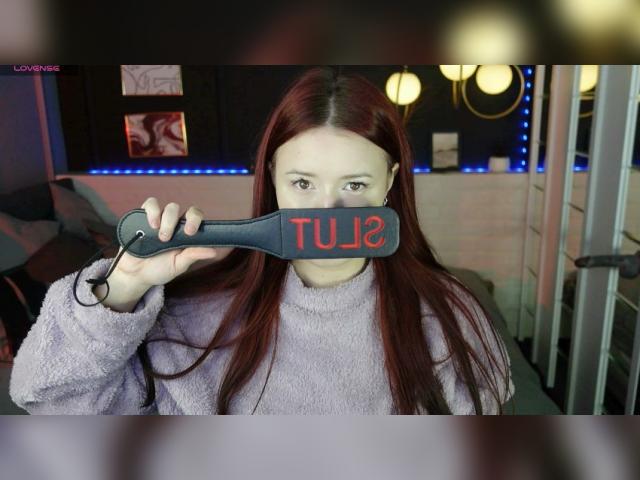 Welcome to cammodel profile for LilyMoonlight: Kissing