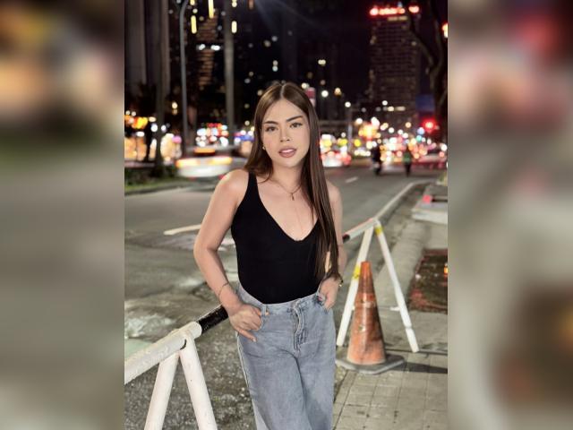 Why not cam2cam with xSweetAZx: Legs, feet & shoes