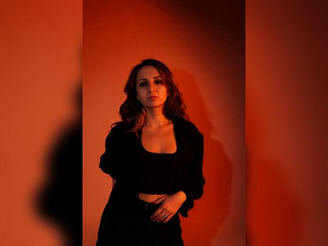 Explore your dreams with webcam model JuliaBlonde: Movies/Cinema