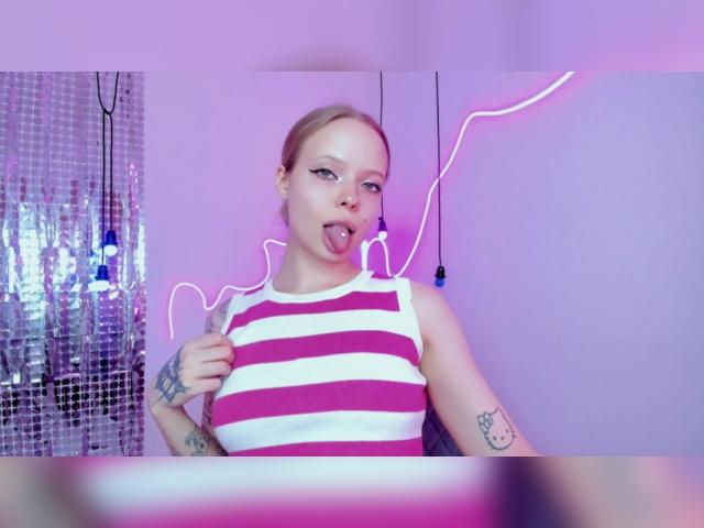 Adult webcam chat with Lucyloy: Outfits