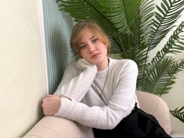 Welcome to cammodel profile for MaryF90: Lingerie & stockings