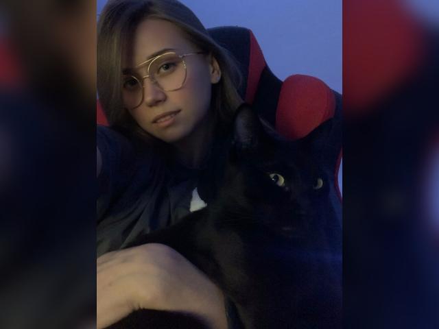 Why not cam2cam with HoneyPetal