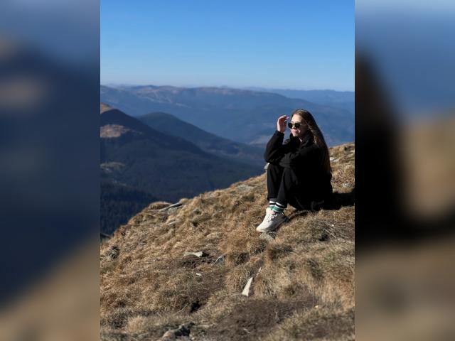 Welcome to cammodel profile for HoneyPetal