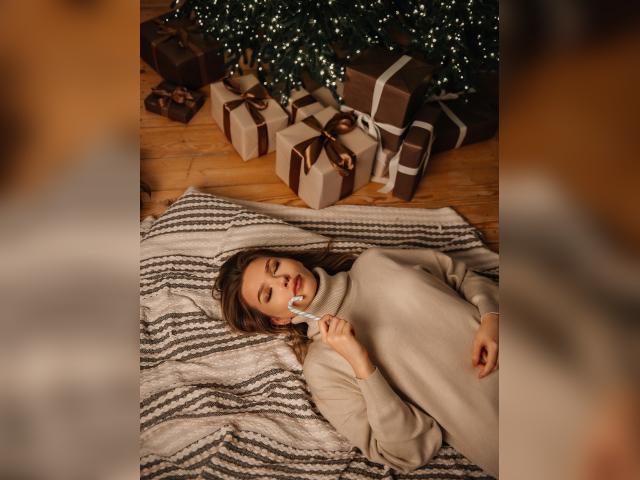 Adult chat with SierraF59: Legs, feet & shoes