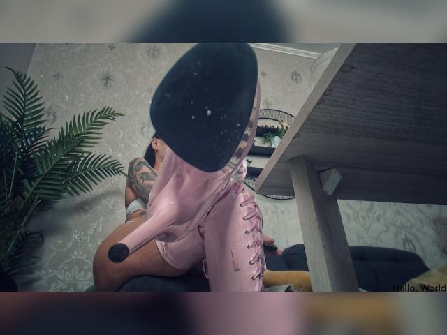 Why not cam2cam with Izabel: Latex & rubber