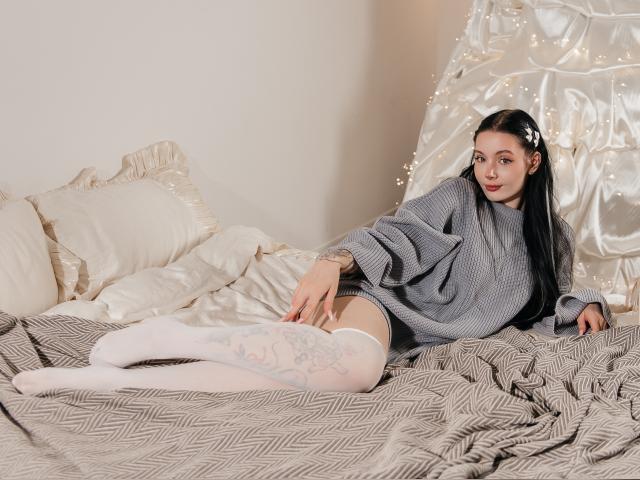 Adult chat with NicoleP66: Lingerie & stockings