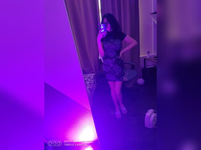 Why not cam2cam with ToffeeSteffie: Legs, feet & shoes