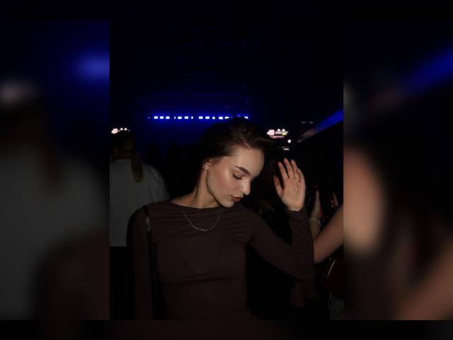 Welcome to cammodel profile for SweetLuckyKiss1: Dancing