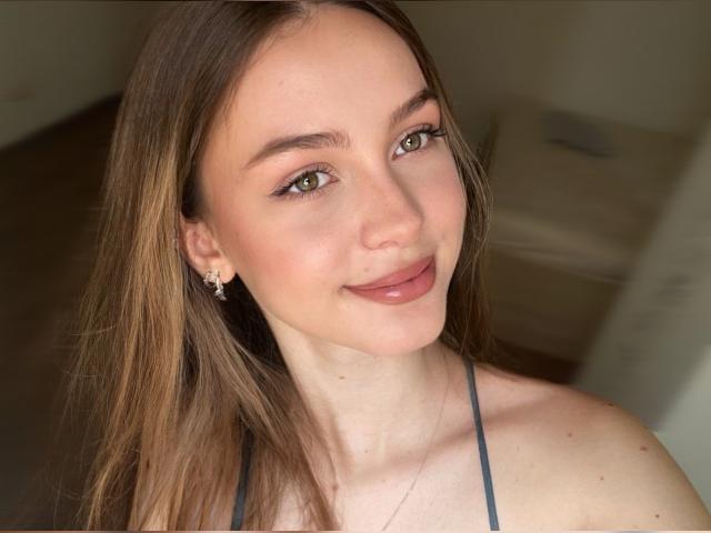 Why not cam2cam with 00LilRiri: Ask about my Hobbies