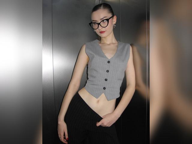 Welcome to cammodel profile for LissieVibes: Outfits