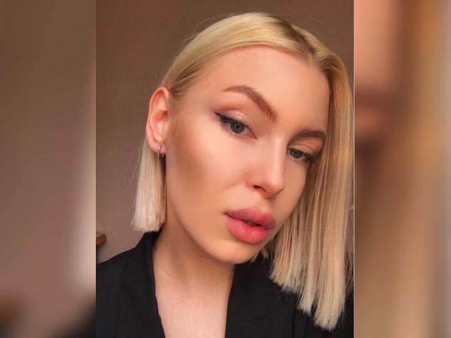 Welcome to cammodel profile for WildMiia: Dancing