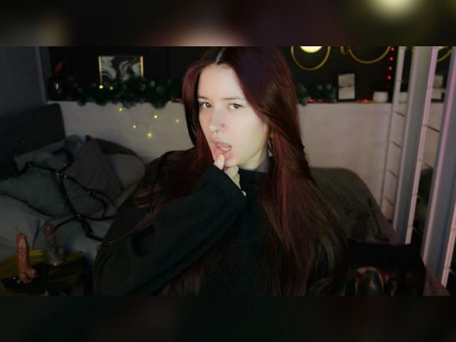 Welcome to cammodel profile for LilyMoonlight: Kissing