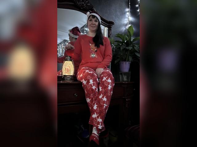 Why not cam2cam with Destinybbb: Kissing