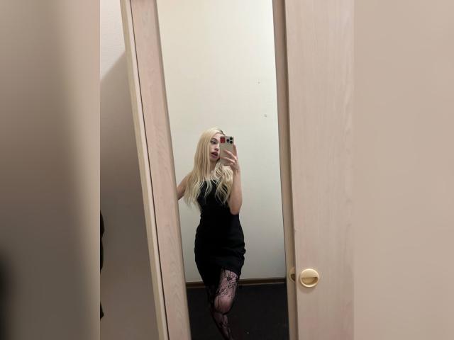 Welcome to cammodel profile for CallMeMargo: Leather