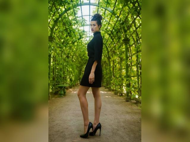 Why not cam2cam with NoirEmpress333: Piercings & tattoos