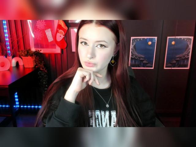 Welcome to cammodel profile for LilyMoonlight: Kissing