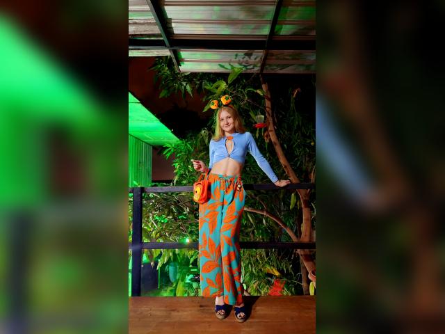 Why not cam2cam with VanessaNorris: Lingerie & stockings