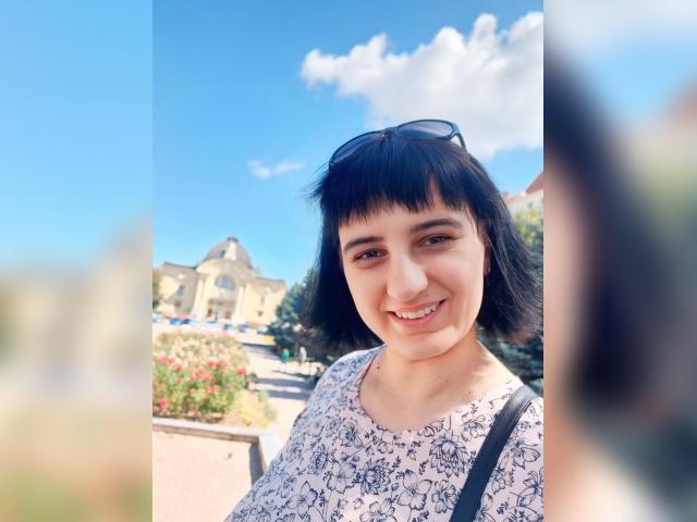 Welcome to cammodel profile for JoyfulBrunette: Outdoor Activities