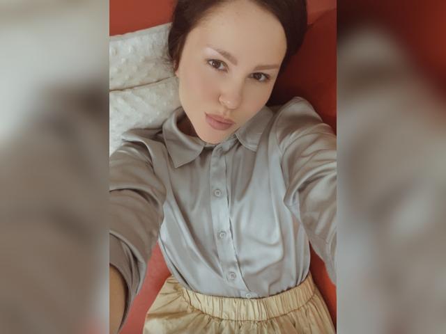 Welcome to cammodel profile for VickyGold: Legs, feet & shoes