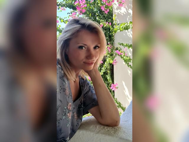 Welcome to cammodel profile for Poise00180