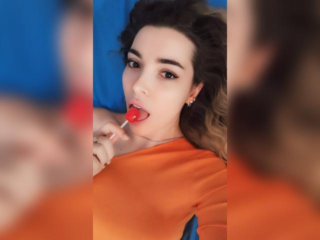 Adult chat with KassandraSakura: Legs, feet & shoes