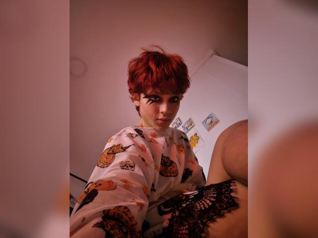 Why not cam2cam with CherryAlekza: Kissing