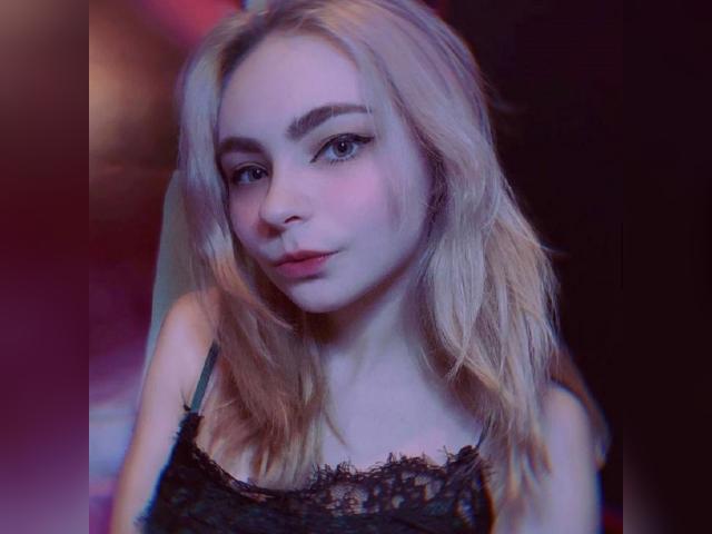 Connect with webcam model Cabonia