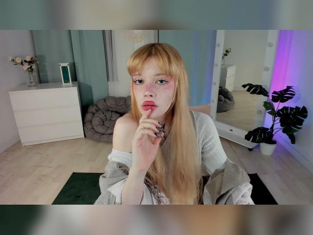 Welcome to cammodel profile for SweetMell: Latex & rubber