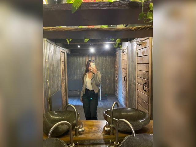 Why not cam2cam with Malika: Nails