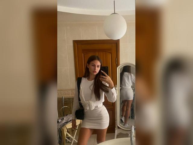 Adult chat with LoraMoon22