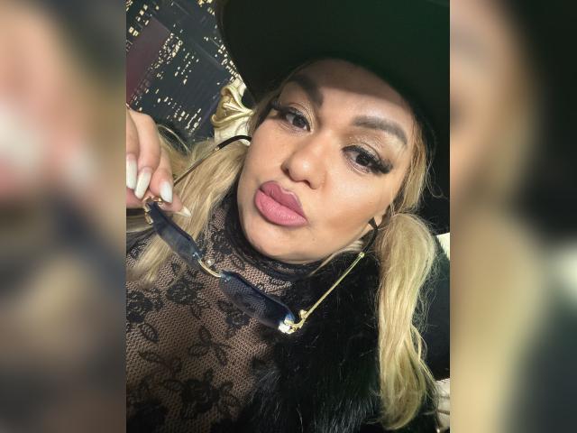 Adult chat with MissTabitha: Live orgasm