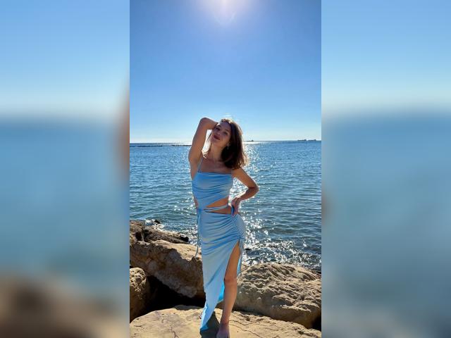 Why not cam2cam with MagicGirl53353: Outfits