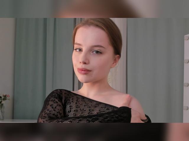 Adult chat with GabiAddams: Nails