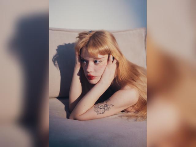 Why not cam2cam with SweetMell: Lingerie & stockings