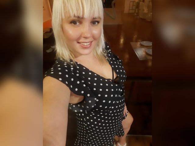 Welcome to cammodel profile for Leylisse: Lingerie & stockings