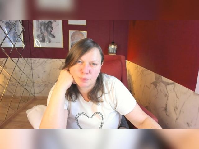 Welcome to cammodel profile for KellyPerfection: Exhibition