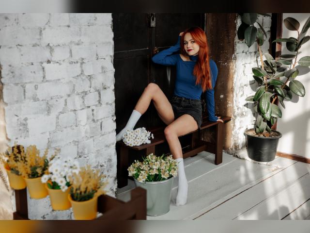 Why not cam2cam with MiaSwetty: Nails