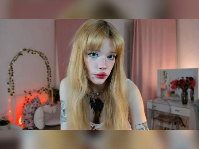 Welcome to cammodel profile for SweetMell: Latex & rubber