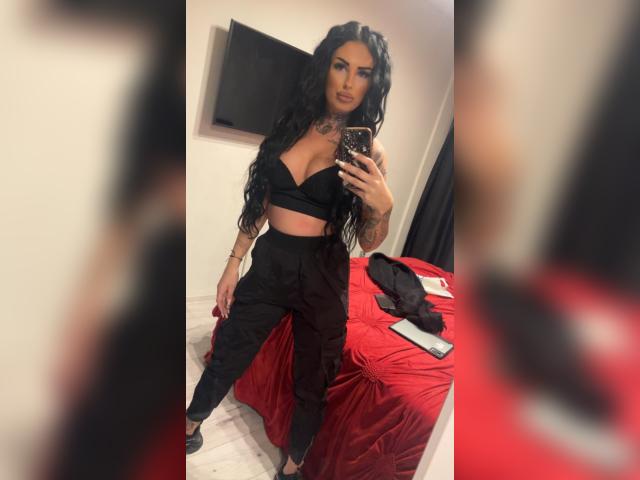 Welcome to cammodel profile for Ashvonpage: Kissing