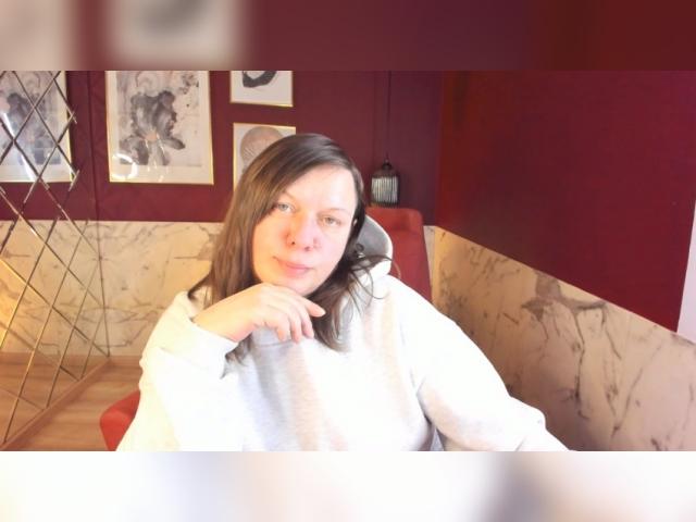 Welcome to cammodel profile for KellyPerfection: Exhibition