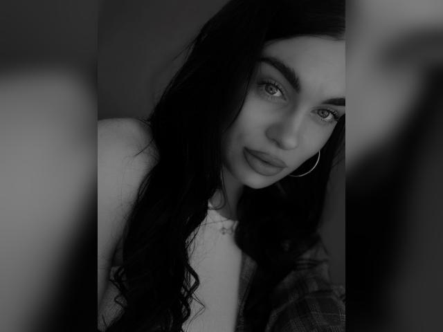 Welcome to cammodel profile for temptationroom: Smoking